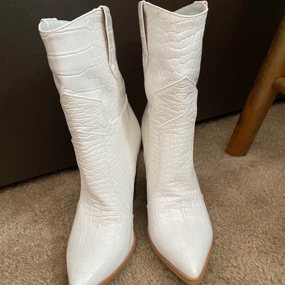 Snake print white booties